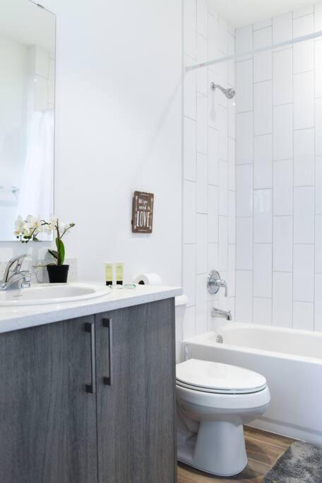 Awesome Townhouse 15 Minutes From The Beach Маями Екстериор снимка