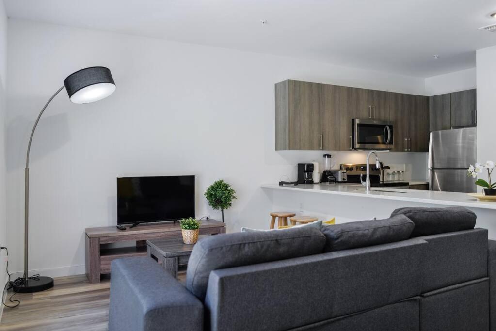 Awesome Townhouse 15 Minutes From The Beach Маями Екстериор снимка