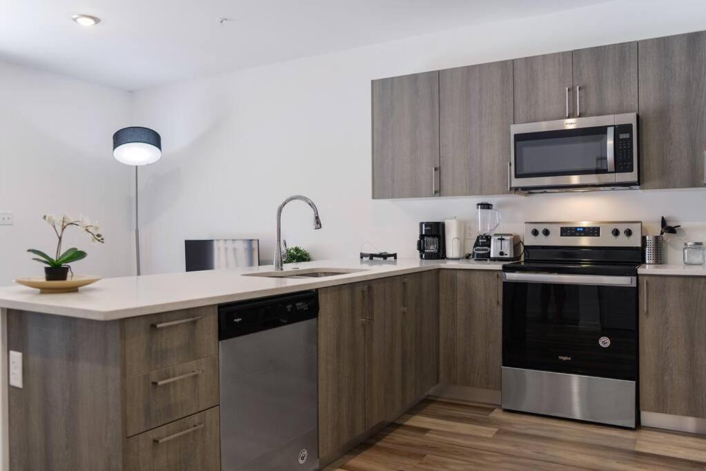 Awesome Townhouse 15 Minutes From The Beach Маями Екстериор снимка